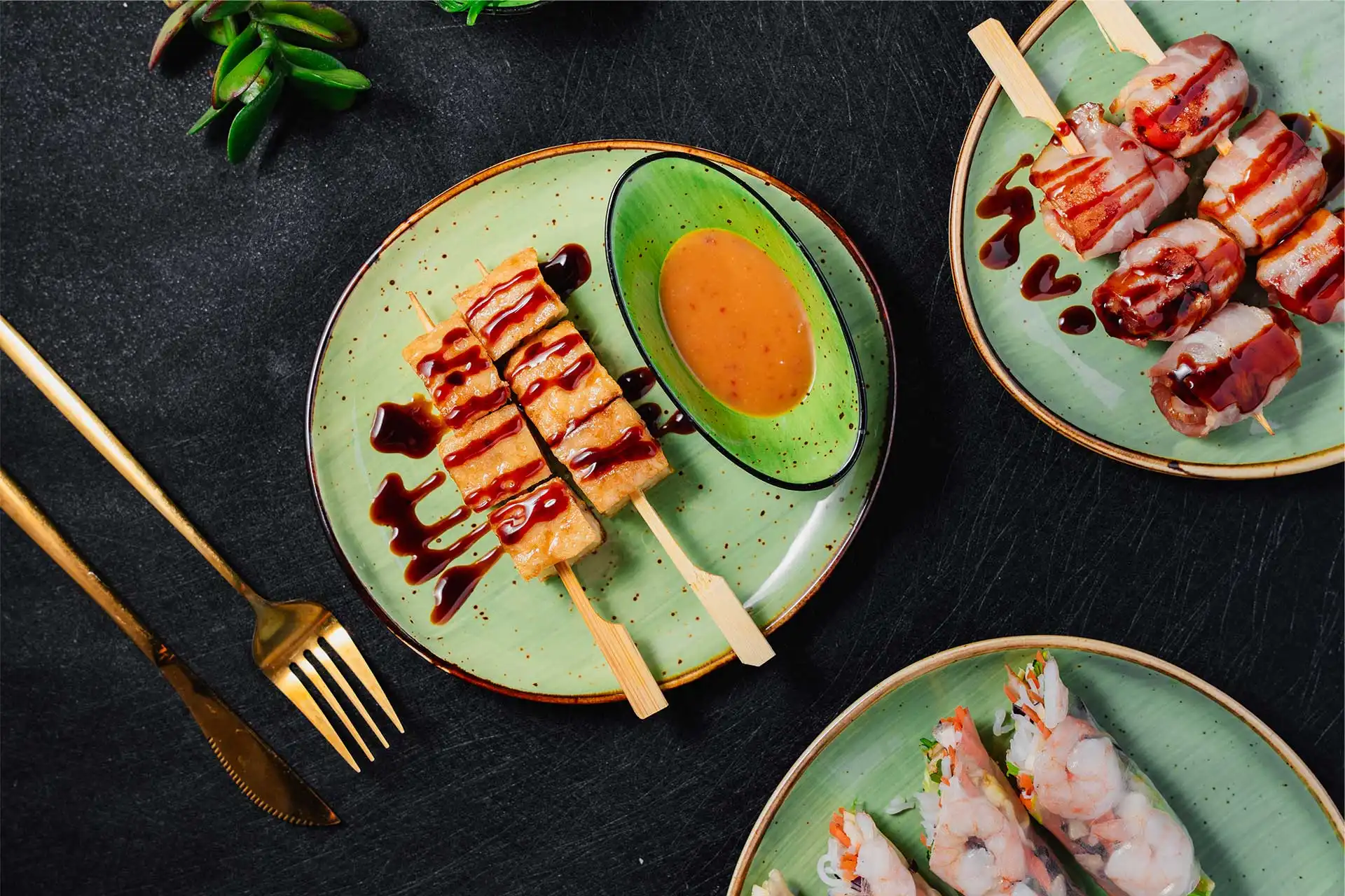 HACHI-Startseite-Container-BG-Grill